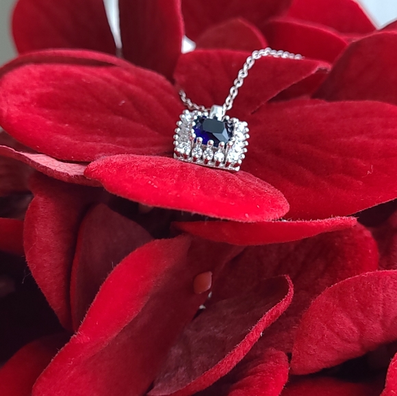 Timeless design blue pendant - Picture 4 of 7